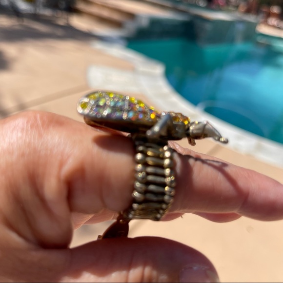 CARA n.y. Vintage Look Statement Ring - Picture 3 of 11